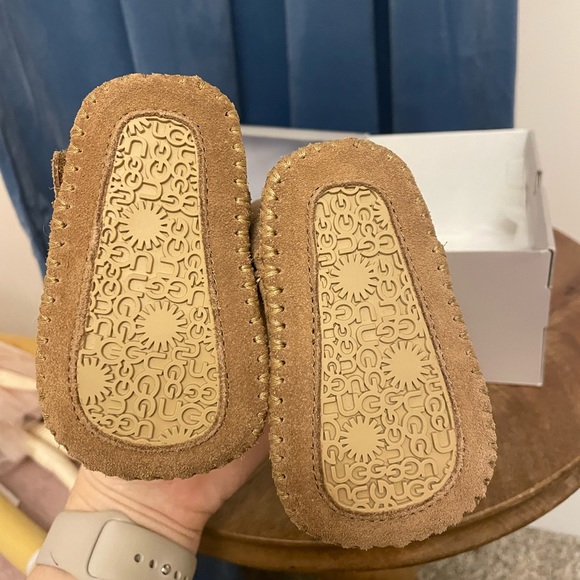 NIB Ugg Caden Bootie (Baby & Walker)0/1 Size - Picture 2 of 5